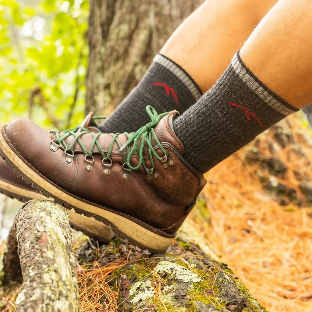 Darn Tough 1403 Men's Hiker Boot Midweight Hiking Socks